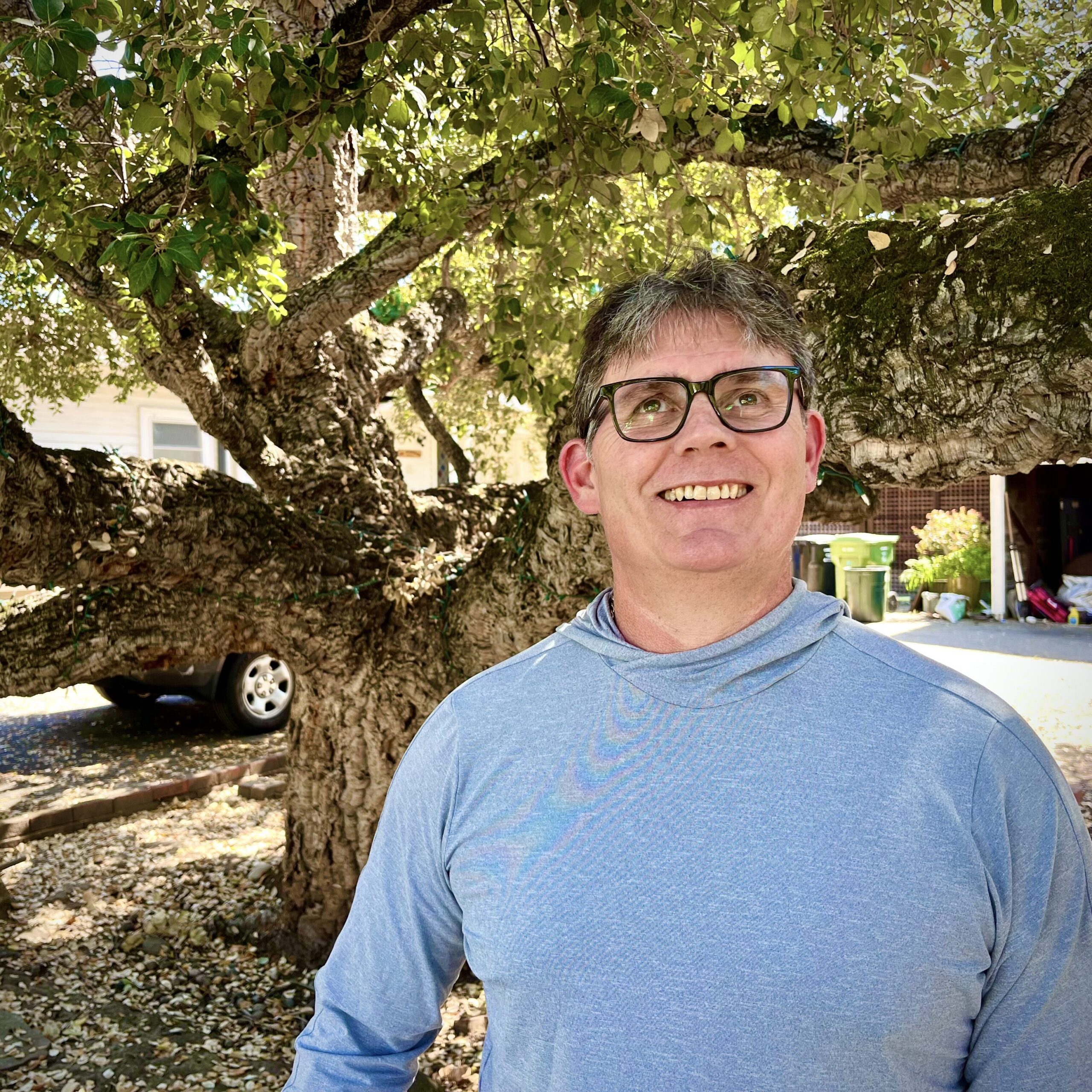 Image of Ian McLaughin at his home.